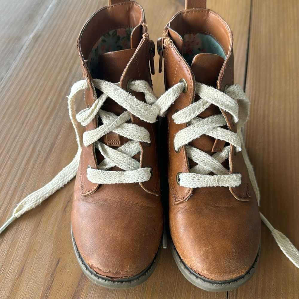 Cat and jack boots